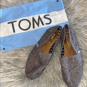 TOMS Slip ons. Women’s size 7. Brown and teal